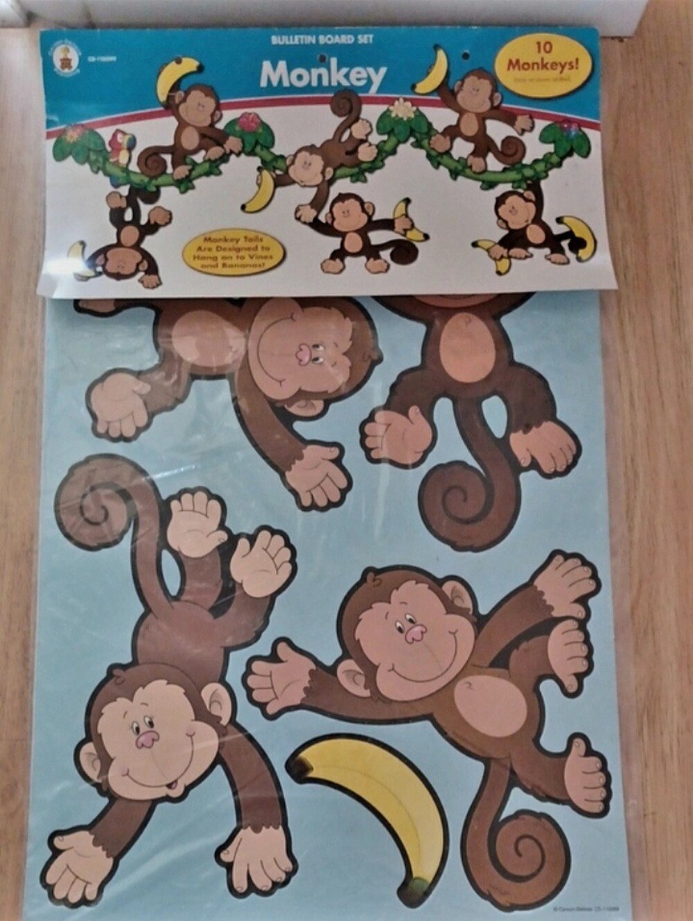 🍎 Carson Dellosa Monkey Bulletin Board Set - NEW